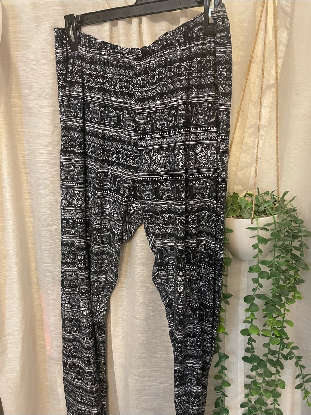 Bobbie brooks elephant tribal leggings
